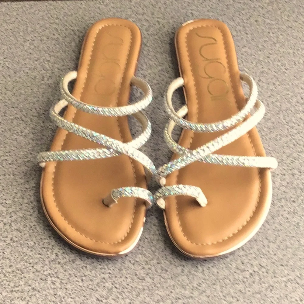 Toe-Ring Sandals - Picture 1 of 5